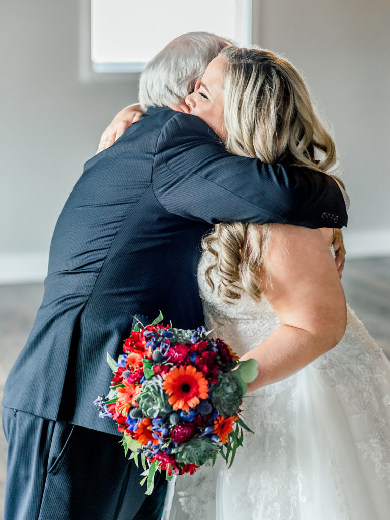 Old Town Spring Wedding | Jessica Lucile Photography | Hochzeit Hall | Father-Daughter First Look