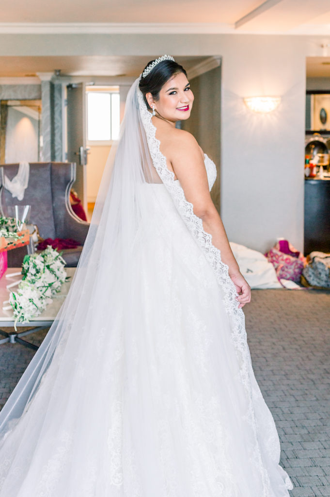 Bride Getting Ready | Jessica Lucile Photography