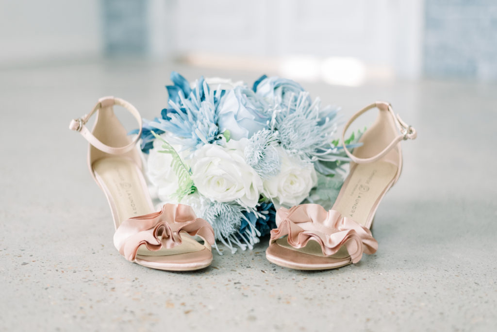 The Oak Atelier Elopement | Jessica Lucile Photography | Shoes + Bouquet