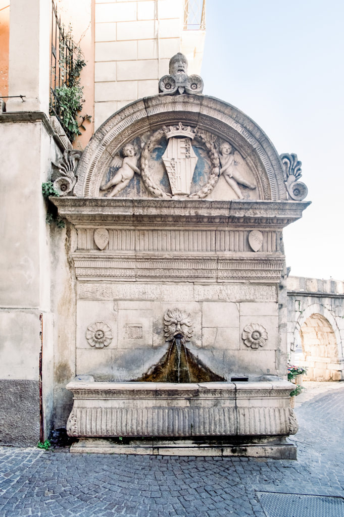 La Fontana del Vechhio | Sulmona Water Fountain | Jessica Lucile Photography
